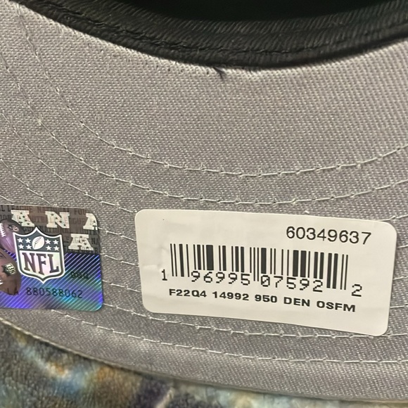 NWT. Denver Broncos New Era 9fifty SnapBack hat. - Picture 5 of 6